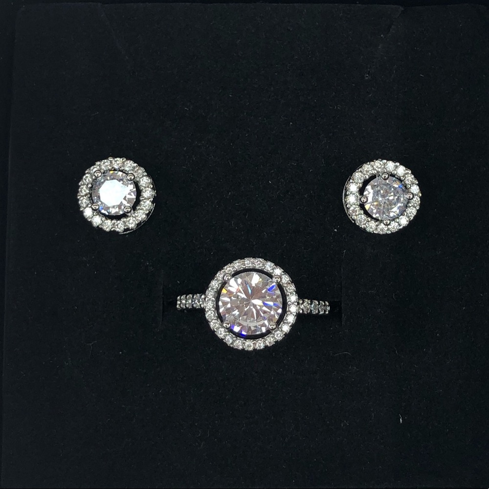 👏🏼CLEARANCE👏🏼S925 Sterling Sliver doing stud earring and ring